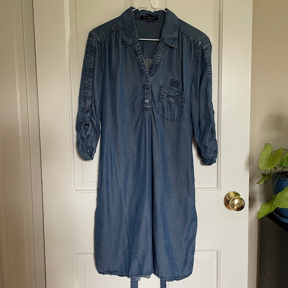 Francesca’s Chambray Dress Size M